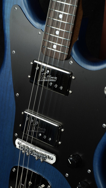 BilT Guitars Relevator LS in Transparent Blue