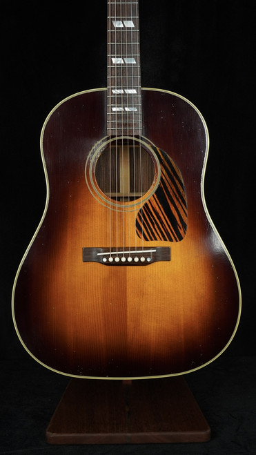 Preowned Gibson Murphy Labs 1942 Banner Southern Jumbo Light Aged in Vintage Sunburst