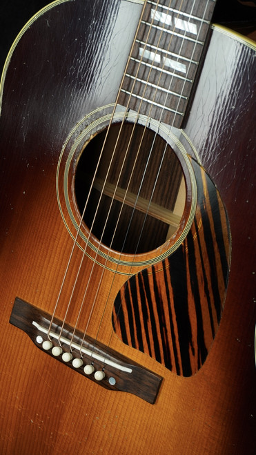 Preowned Gibson Murphy Labs 1942 Banner Southern Jumbo Light Aged in Vintage Sunburst Preowned Gibson Murphy Labs 1942 Banner Southern Jumbo Light Aged in Vintage Sunburst