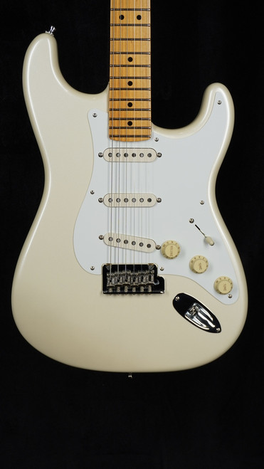 Preowned 2024 Fender Lincoln Brewster Stratocaster in Olympic Pearl Preowned 2024 Fender Lincoln Brewster Stratocaster in Olympic Pearl