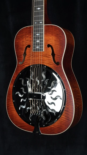 Beard Legacy E-Model Horse Chestnut Squareneck Resonator - Satin Amber Sunburst - Close Angle