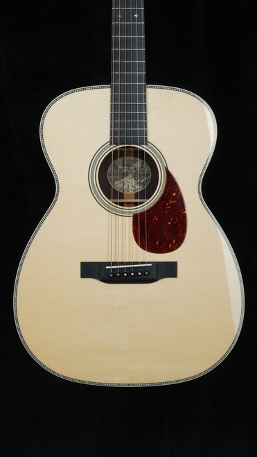 Collings 002H 14-Fret with Englemann Spruce Top