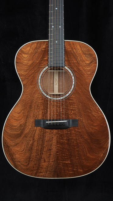 Martin Custom Shop 000-14 Fret Flamed Mahogany - 2026 NAMM Custom #08 Front Close