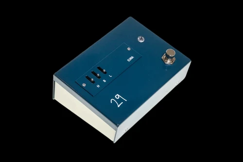 29 Pedals EUNA Elite Unity Amplifier - Angle