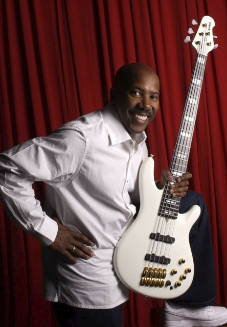 Yamaha BBNE2 Nathan East Signature 5-String Bass – White - Nathan with Bass