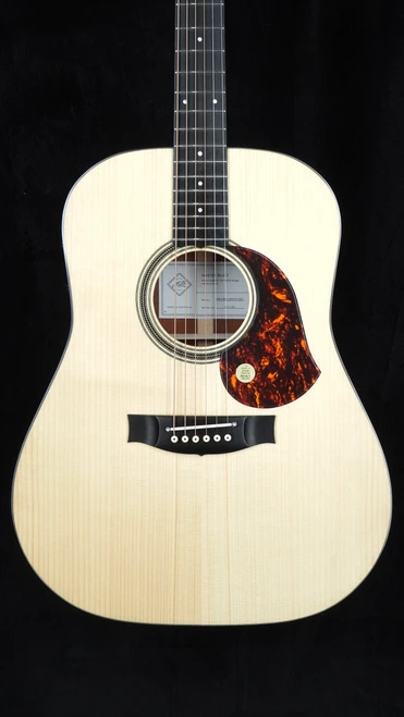 Maton Master Built Dreadnought Front Close