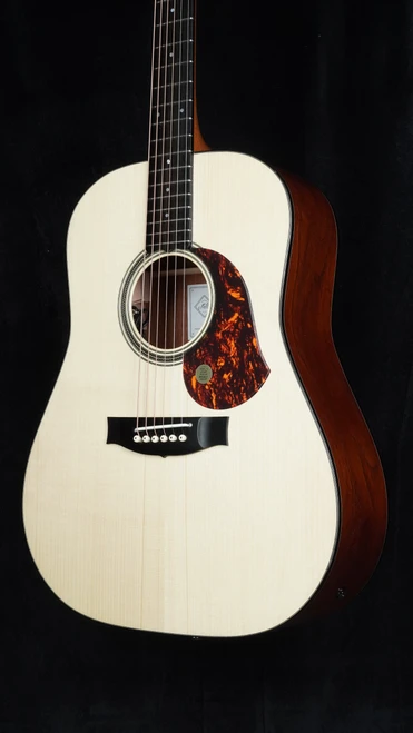 Maton Master Built Dreadnought Quarter Close