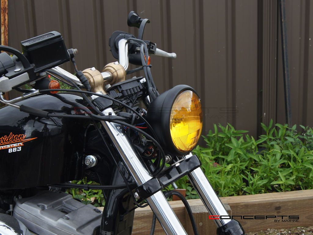 5.75" Bates Style Matte Black Metal Headlight - 12v / 40w Sealed Beam