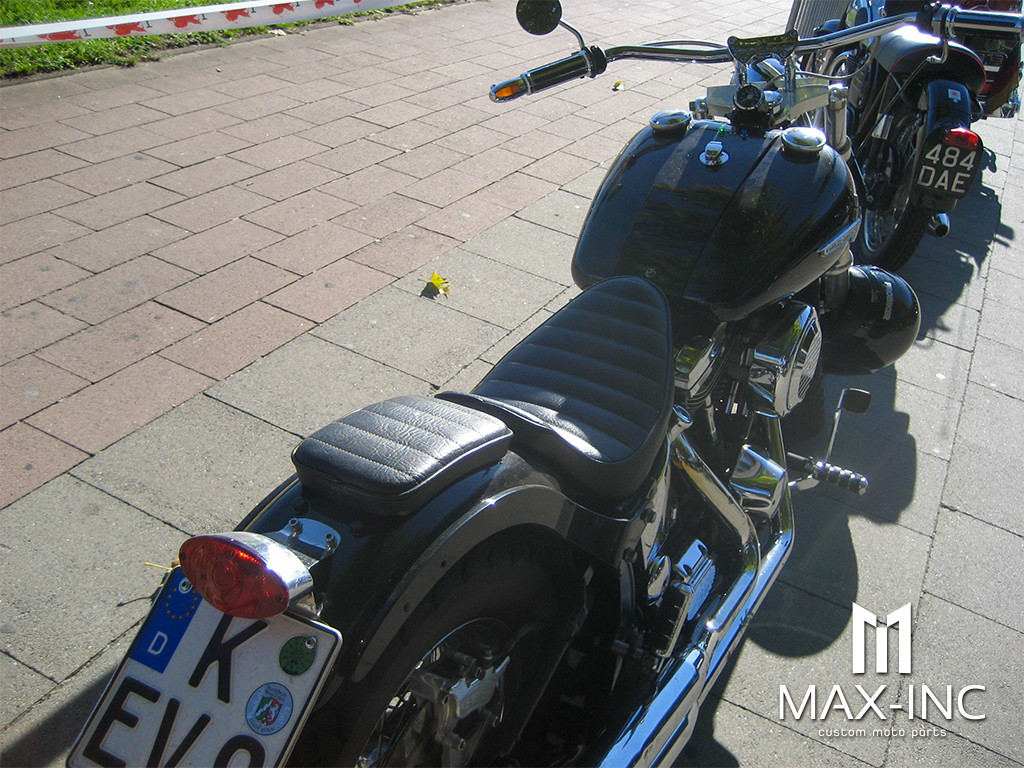 Universal Custom Chrome Oval Stop / Tail Light - Bulb Type