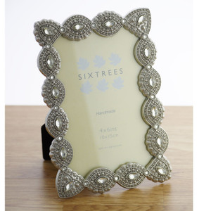 Sixtrees Cecilia Antique Vintage and Shabby Chic Style silver metal 4 x 6 inch photo frame with beads and crystals.