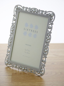 Sixtrees Louisa Antique Vintage Shabby Chic Style metal 7x5 inch photo frame with pearls.