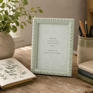 Giselle Hand Made Shabby Chic Vintage Ornate white and silver photo frames in six sizes