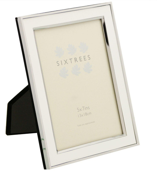 Sixtrees Abbey White 2-103-57 Polished Silver photo frame with lacquered gloss white metal insert for a 7 x 5 inch photo. Sixtrees Abbey White 2-103-57 Polished Silver photo frame with lacquered gloss white metal insert for a 7 x 5 inch photo.