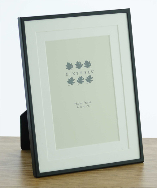 Sixtrees 2-853-46 Park Lane 6 x 4 inch Black Photo Frame with soft white double mount.