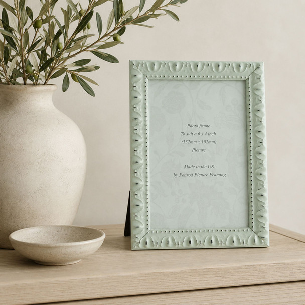 Giselle Hand Made Shabby Chic Vintage Ornate white and silver photo frames in six sizes