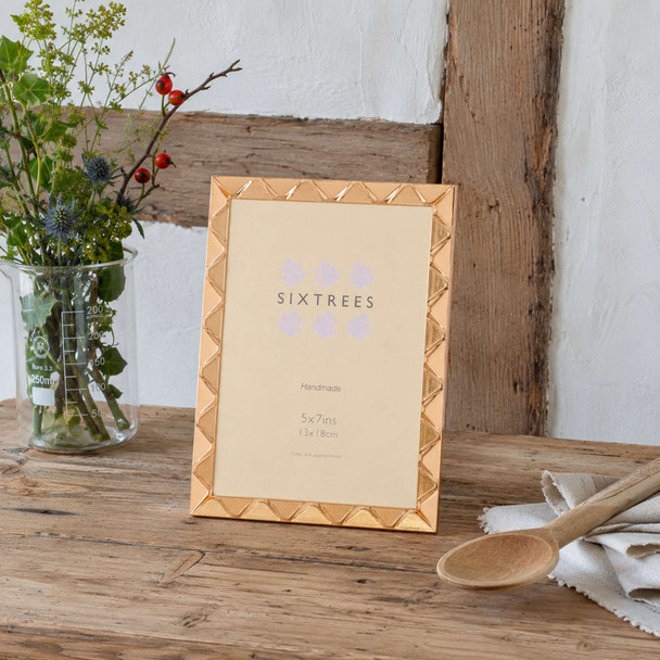 Sixtrees Polly Handmade Geometric Gold-Tone 5 x 7 inch Photo Frame