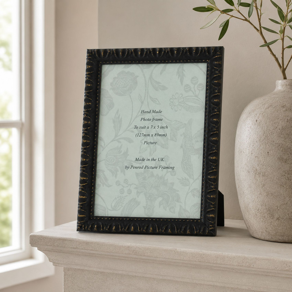 Handmade & Sixtrees Photo Frames UK | Vintage & Ready Made Picture