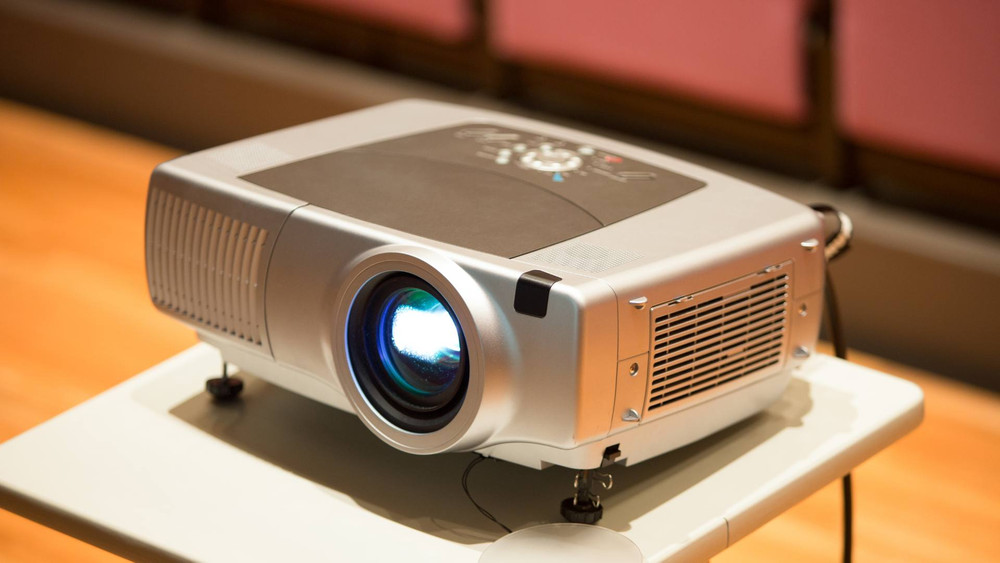 Want to Brighten Up Your Presentations? You Need a Bluetooth Projector