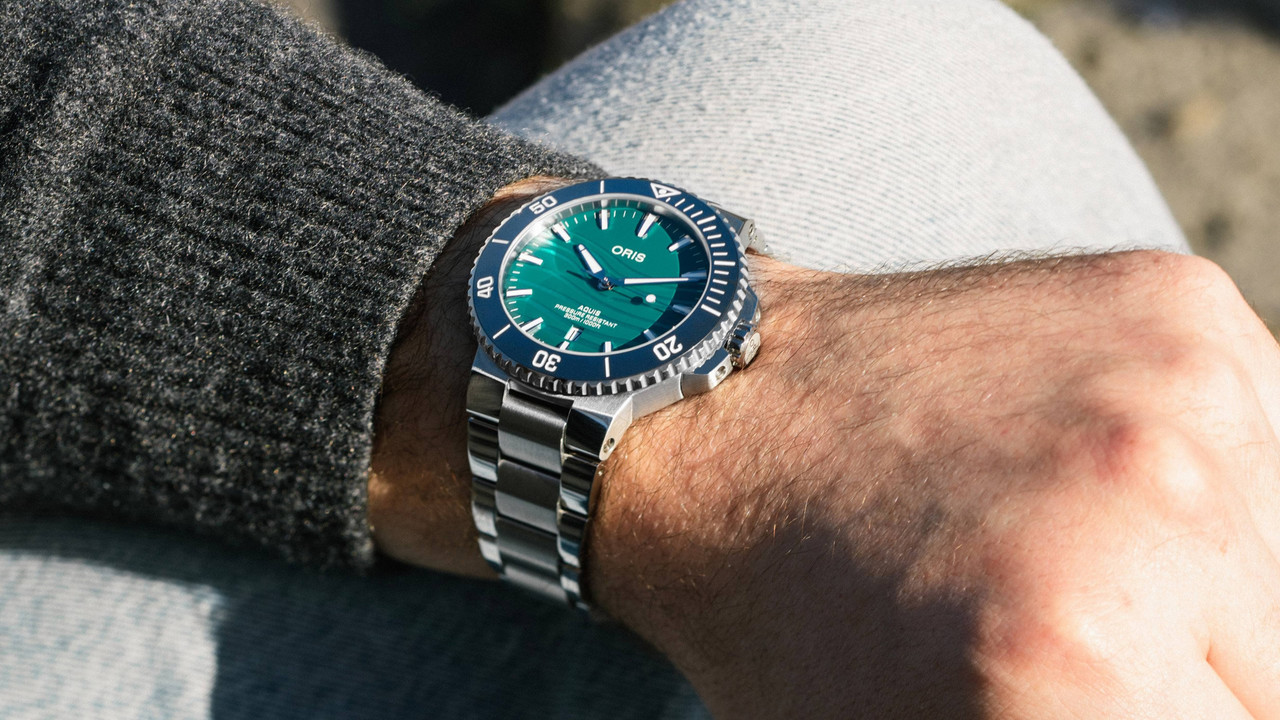 Oris Aquis Date Yangtze Jiangtun Limited Edition Mother-of-Pearl