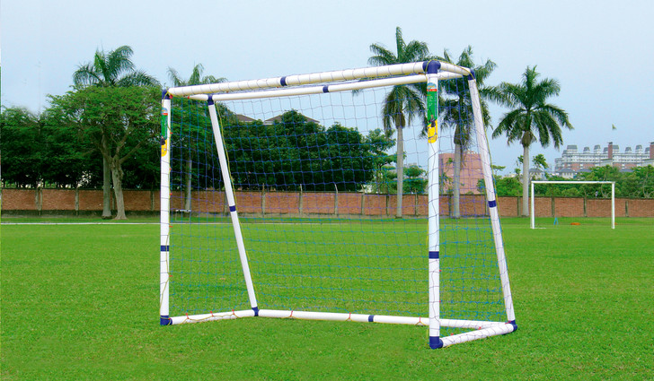 OUTDOOR PLAY SOCCER GOAL PRO DELUXE - 8FT X 6FT (2.4M X 1.8M)