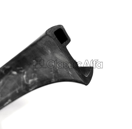 RB033/2 SPIDER 1966-69 HARDTOP REAR BASE SEAL RB033/2 SPIDER 1966-69 HARDTOP REAR BASE SEAL