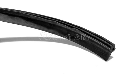 D0404 PAIR DOOR SEALS ON DOOR ALFETTA GTV
