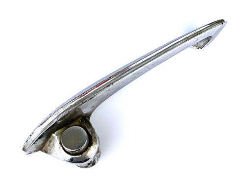 81086 USED 2600 SPIDER OUTER DOOR HANDLE RIGHT - NON LOCKING 81086 USED 2600 SPIDER OUTER DOOR HANDLE RIGHT - NON LOCKING