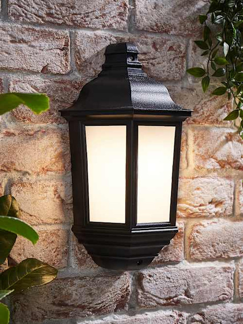 IP44 Wiltshire Outdoor Wall Dusk Till Dawn Lantern Aluminium