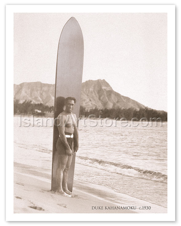 コアウッドフレームHawaii製vintage DUKE KAHANAMOKU Duke Kahanamoku with Surfboard, Hawaii - Fine Art Prints & Posters