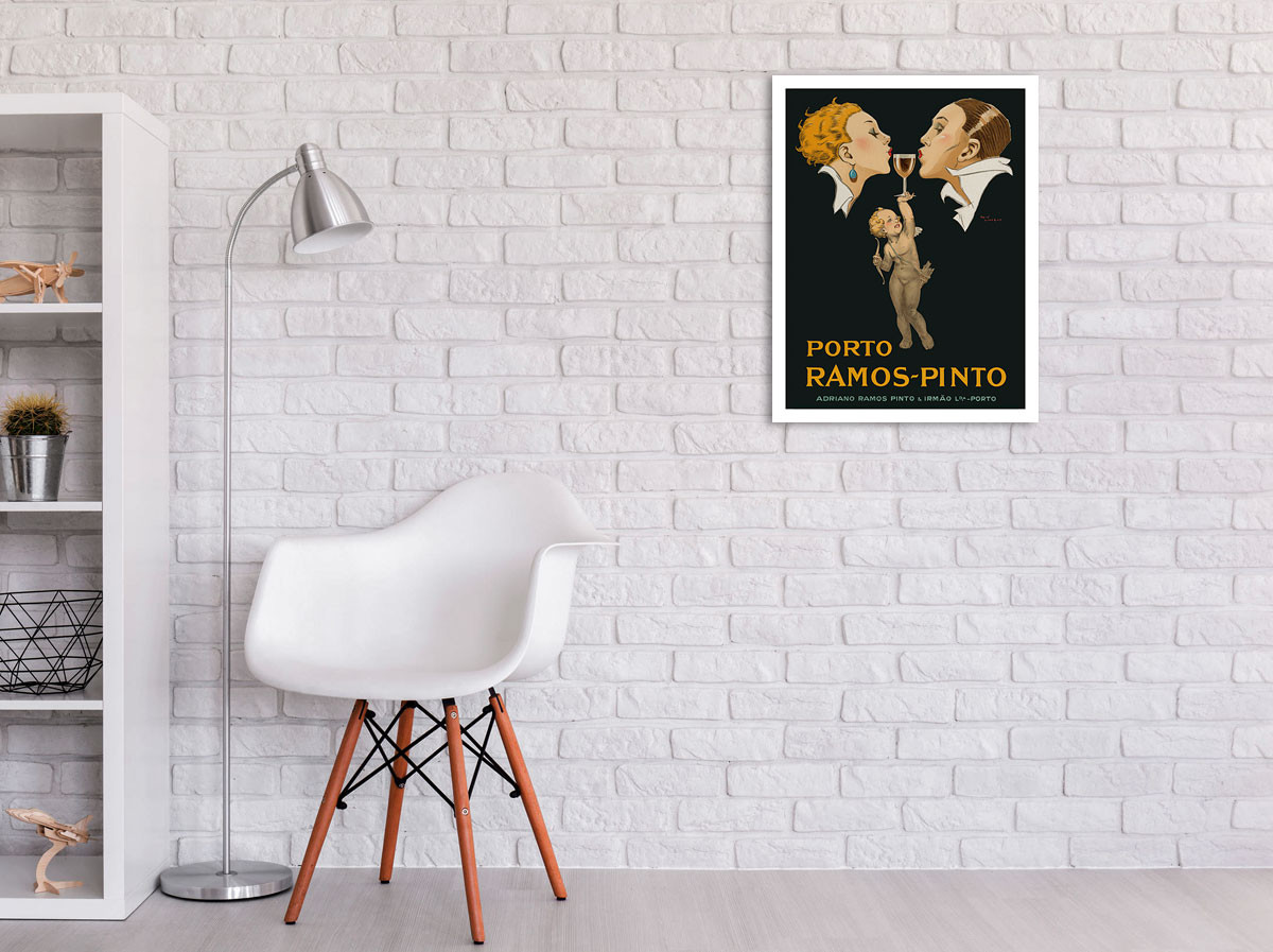 Porto Ramos-Pinto - Art Deco Couple Kissing - Cupid Holding Glass
