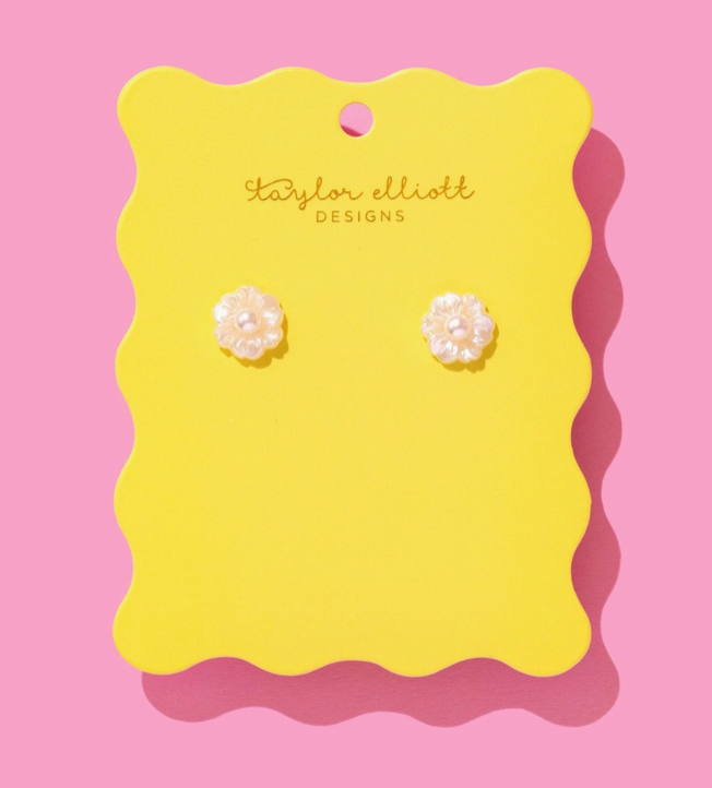 Pearl Flowers Stud Earrings