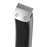 Close-up of U-Blade on Wahl Fidela Cordless Trimmer