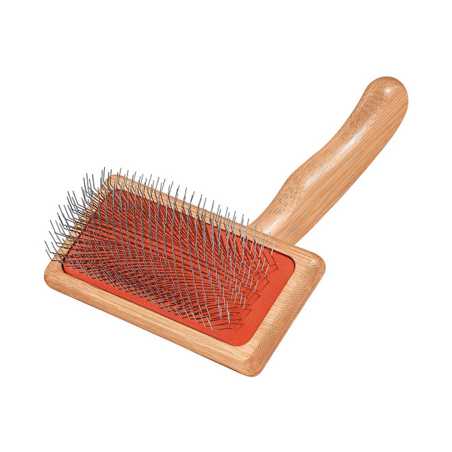 Angled bottom view of the Artero Juliet Long Pin Slicker, Medium