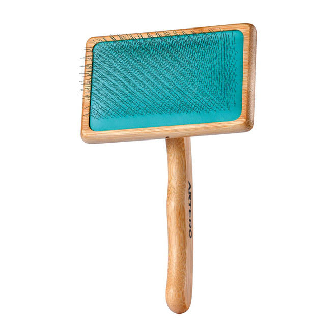 Front view of the Artero Stella Supersoft Slicker, Large