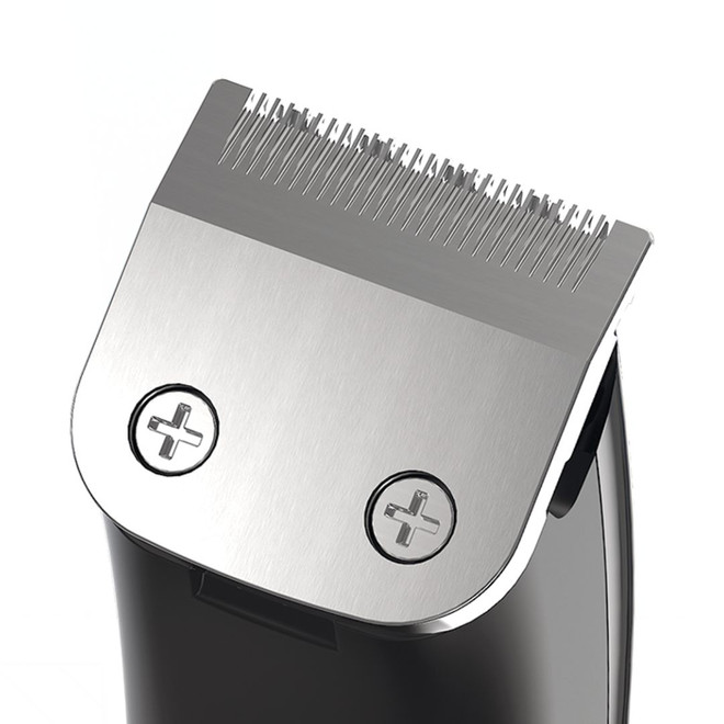Close-up of U-Blade shown on Wahl Fidela Trimmer