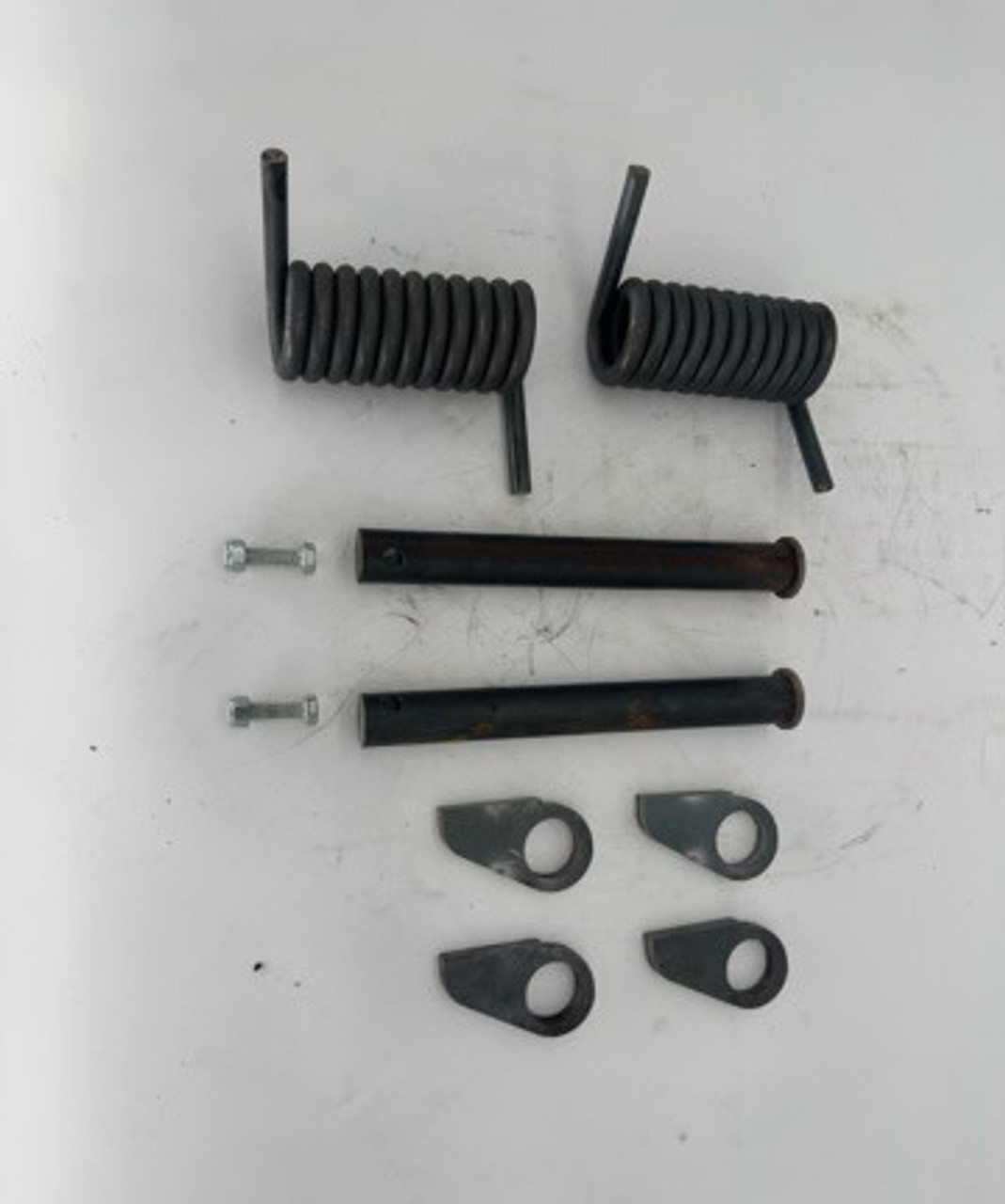 Utility gate mounting kit