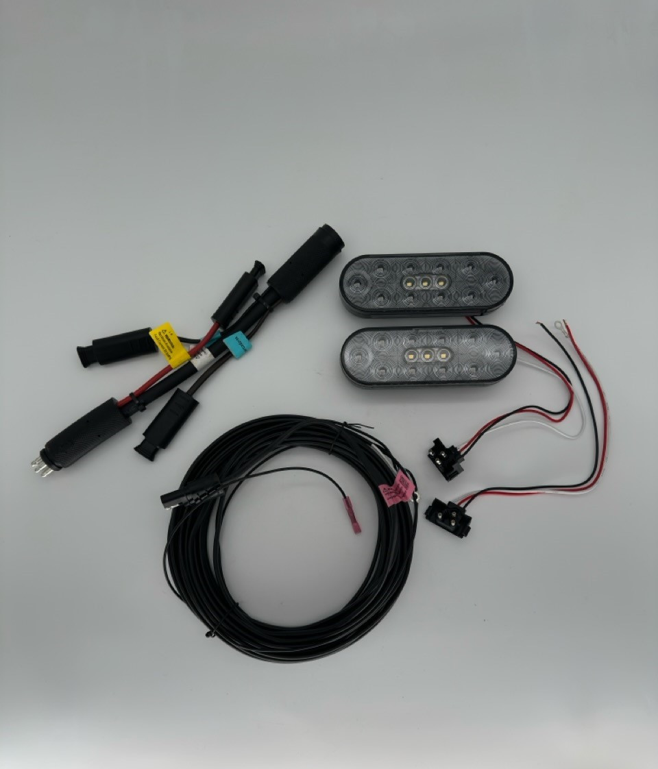 Integrated Smoked Backup light kit for 32-40' trailers