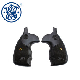 Smith  and  Wesson 686 Plus L-Frame Black/Grey Laminate Grips