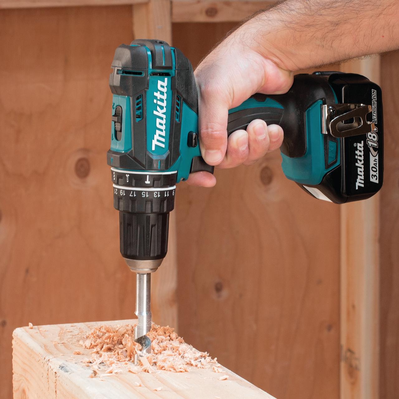 Makita XT440 18V LXT Lithium-Ion Cordless 4-Piece Combo Kit