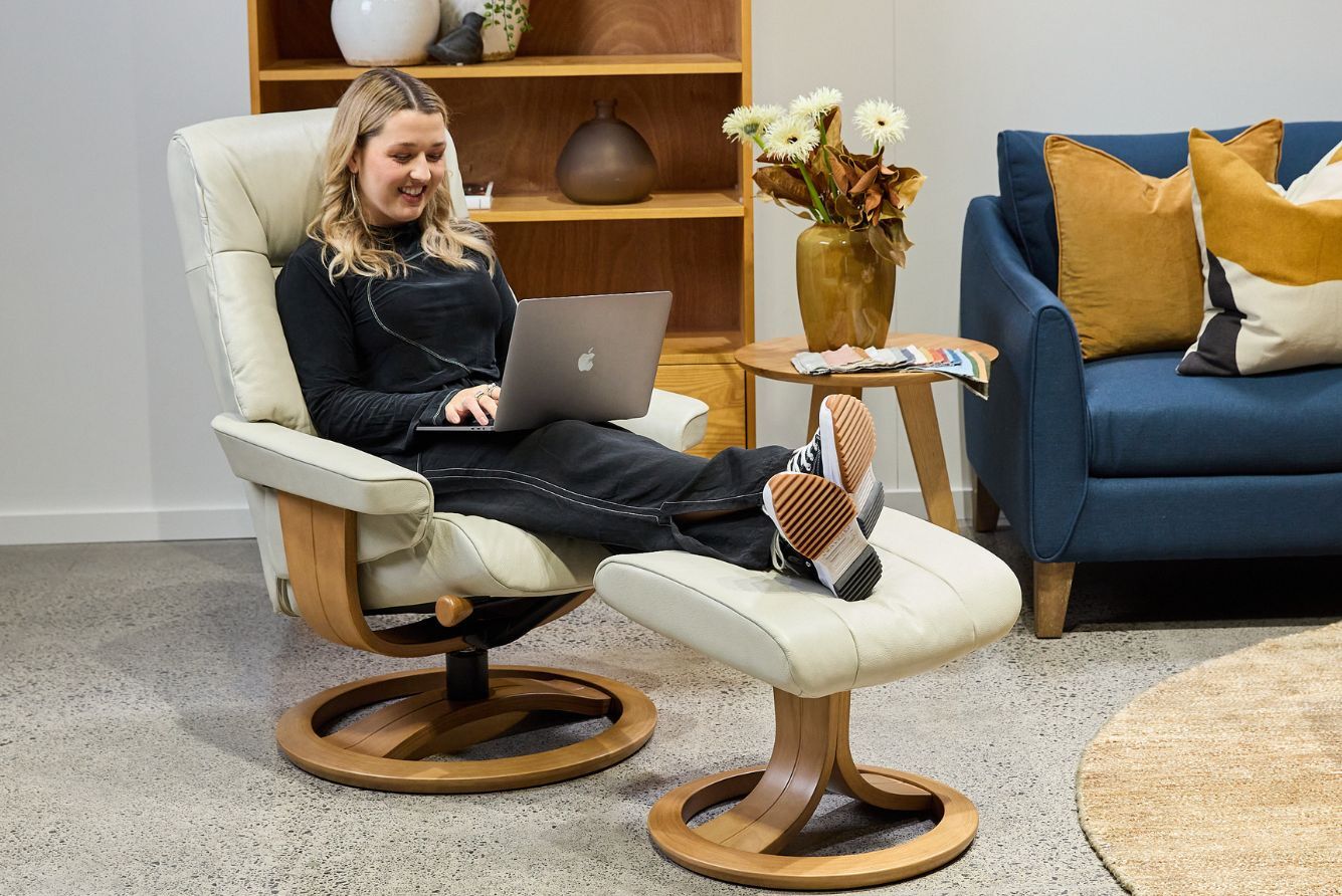 What Are The Different Types of Recliner Chairs - Atlanta Swivel Recliner