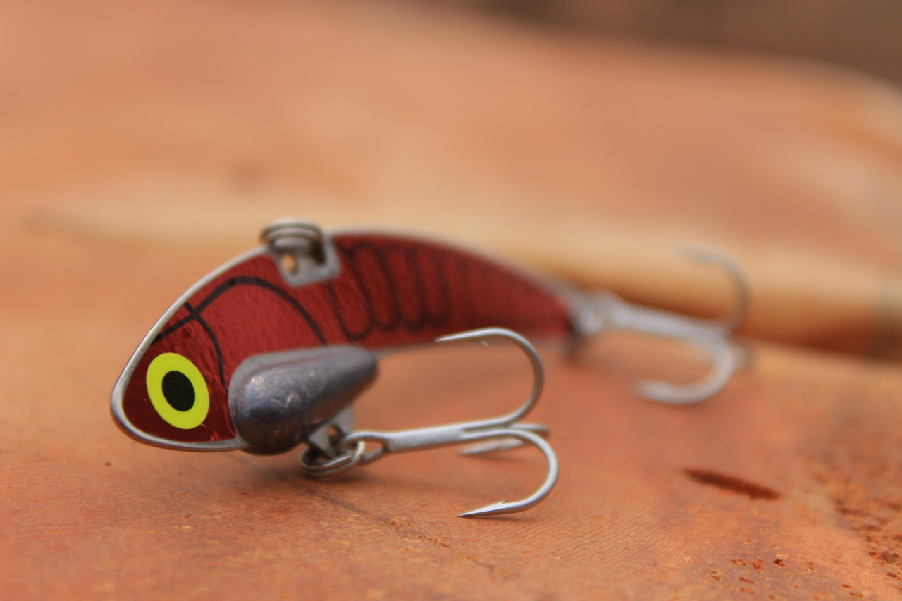 Cabela's Mean Eye Blade Bait - 2-3/8″ - 3/4 oz. - Red Craw - Yahoo