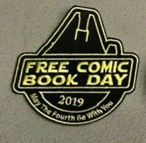 3.75 inches tall, Star Wars Millennium Falcon Free Comic Day 2019 "May the Fourth Be With You"  embroidered patch. Sew on or iron on. New.

Please note we will always combine shipping on like items.  Any additional patch or pin will ship for 50 cent per item.  Any additional payment will be reimbursed to your Paypal account.  Thank You.