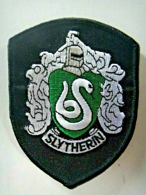 4 inches tall, Harry Potter "Slytherin" Robe embroidered patch.  Sew or iron on. New

Please note we will always combine shipping on like items.  Any additional patch or pin will ship for 50 cent per item.  Any additional payment will be reimbursed to your Paypal account.  Thank You.