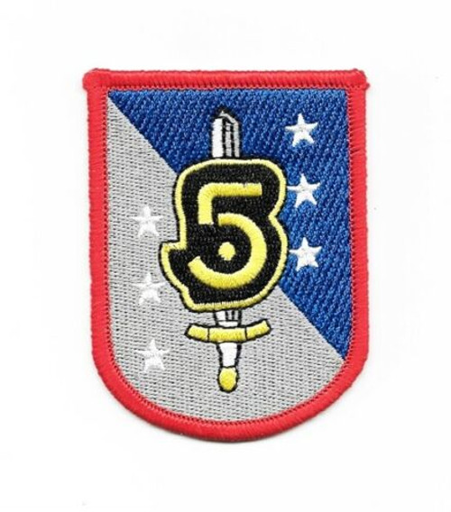 2.5 inches by 3 inches tall, a new Babylon 5 Shield Logo uniform shoulder embroidered patch . Sew or iron on. New.

Please note we will always combine shipping on like items.  Any additional patch or pin will ship for 50 cent per item.  Any additional payment will be reimbursed to your Paypal account.  Thank You.