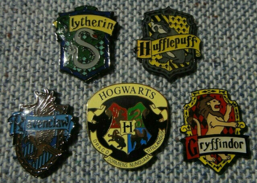 1 1/4 inches tall.  five new Harry Potter House Patch enamel pins with clutch back. You will receive all five pins shown in the photo.  You will receive one each
1. Hogworts
2. Gryffindor
3. Hufflepuff
4. Ravenclaw
5. Slytherin

enamel pin.  New.

Please note we will always combine shipping on like items.  Any additional patch or pin will ship for 50 cent per item.  Any additional payment will be reimbursed to your Paypal account.  Thank You.