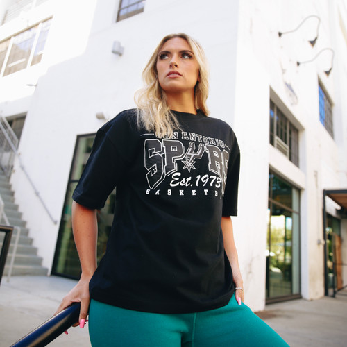 San Antonio Spurs Women's QORE Oversized T-Shirt - Black - The Official  Spurs Fan Shop
