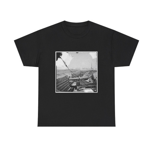 Fort Brady, Va. Battery of Parrott Guns Manned by Company C, 1St Connecticut Heavy Artillery (U.S. Civil War) T-Shirt