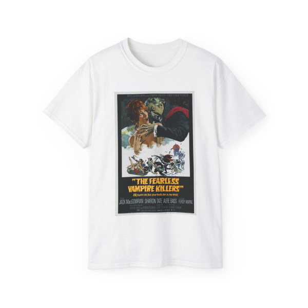 THE FEARLESS VAMPIRE KILLERS - OR PARDON ME, BUT YOUR TEETH ARE IN MY NECK 1967 Movie Poster - T-Shirt
