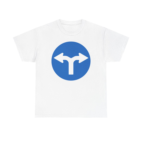 Vorschriftszeichen 15 links rechts (Austria) (Road Sign) T-Shirt