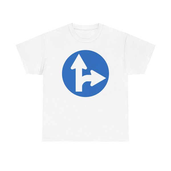 Vorschriftszeichen 15 gerade rechts (Austria) (Road Sign) T-Shirt